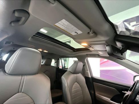 Used 2022 Toyota Highlander XLE image 28