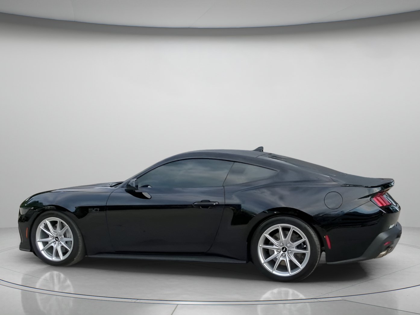 Used 2025 Ford Mustang GT RWD image 18