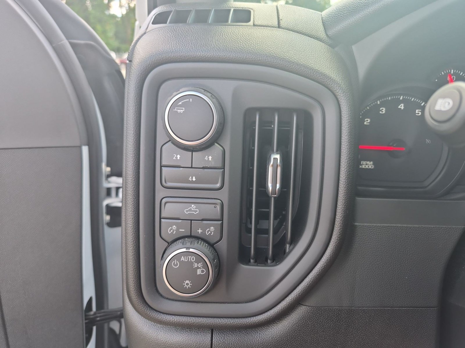 Certified 2026 Chevrolet Silverado 2500 W/T AWD/4WD image 17