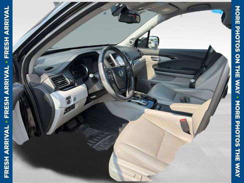 Used 2016 Honda Pilot Touring image 1