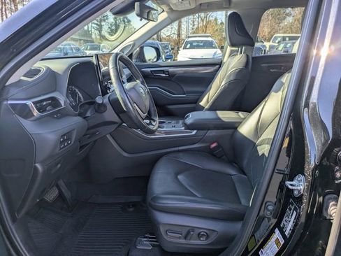 Certified 2022 Toyota Highlander Platinum image 23