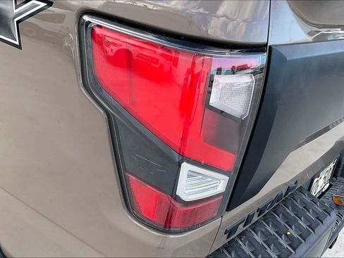Used 2021 Nissan Titan PRO-4X w/ Pro-4x Convenience Package AWD/4WD image 32