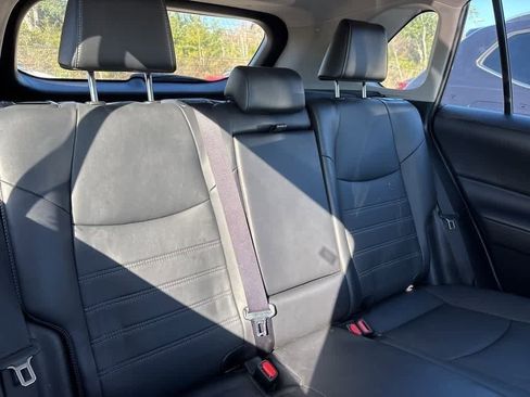 Used 2022 Toyota RAV4 XLE Premium image 10