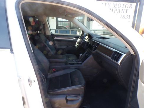 Used 2021 Volkswagen Atlas SE image 13