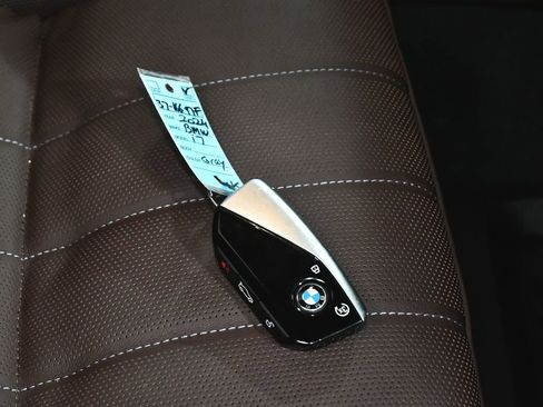 Used 2024 BMW i7 xDrive60 image 69