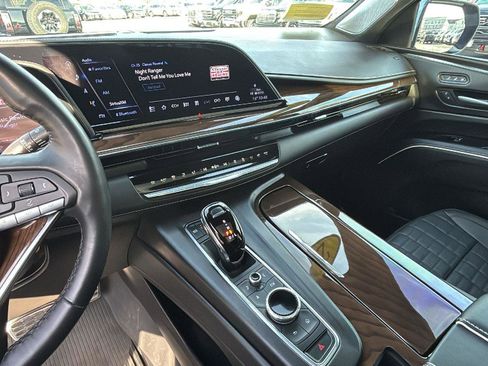 Certified 2024 Cadillac Escalade ESV Premium Luxury Platinum w/ Heavy-Duty Trailer Package image 21