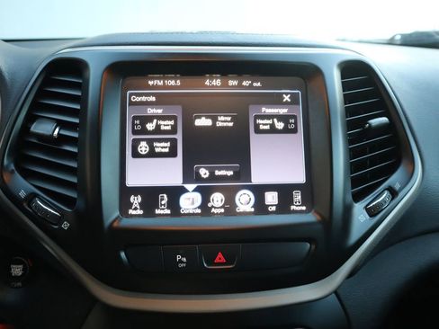 Used 2018 Jeep Cherokee Limited image 39