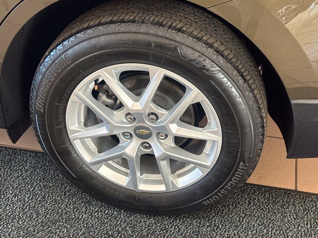 Used 2024 Chevrolet Equinox LT w/ LPO, Floor Liner Package AWD/4WD image 10