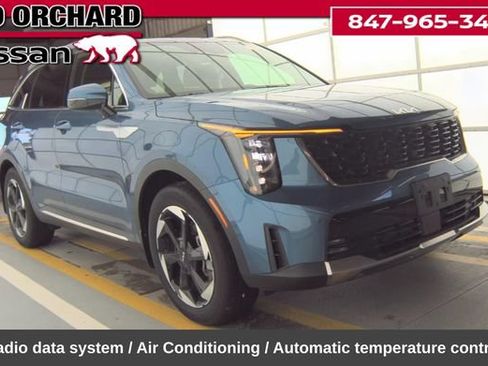 Used 2025 Kia Sorento EX w/ EX Panoramic Sunroof Package AWD/4WD image 2