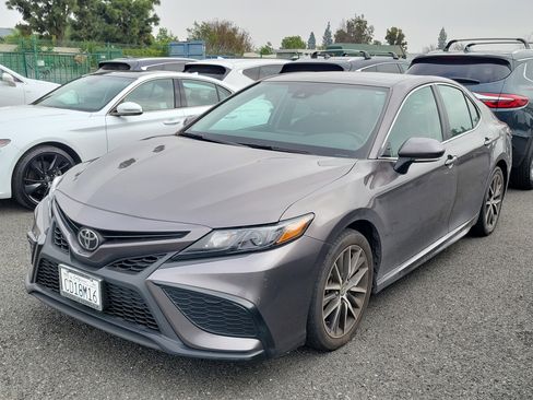 Used 2022 Toyota Camry SE w/ Convenience Package image 1