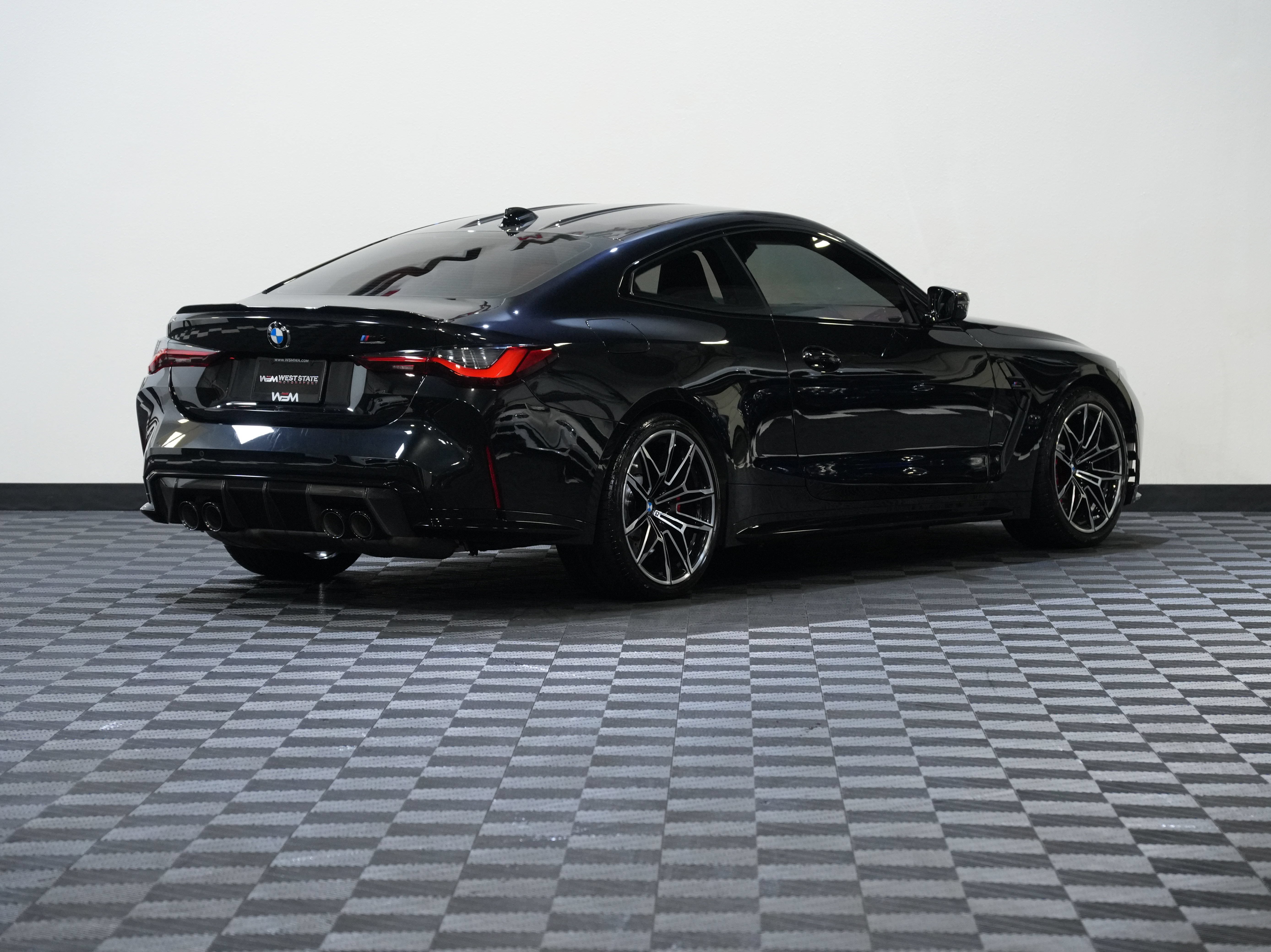 Used 2022 BMW M4 Competition w/ M Carbon Exterior Package RWD image 6