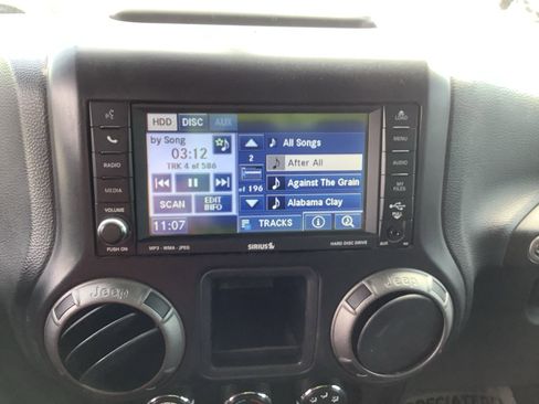 Used 2012 Jeep Wrangler Sport AWD/4WD image 13