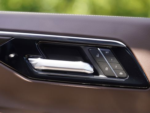 New 2026 Chevrolet Suburban High Country AWD/4WD image 18