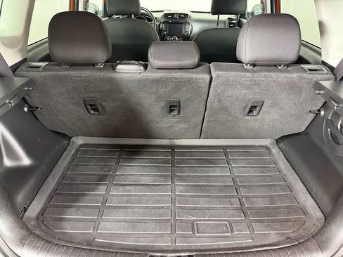 Used 2018 Kia Soul + FWD image 13