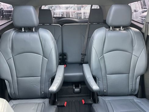 Used 2019 Buick Enclave Essence image 17