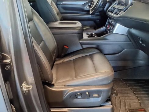 Used 2021 Chevrolet Tahoe Z71 w/ Z71 Signature Package AWD/4WD image 14