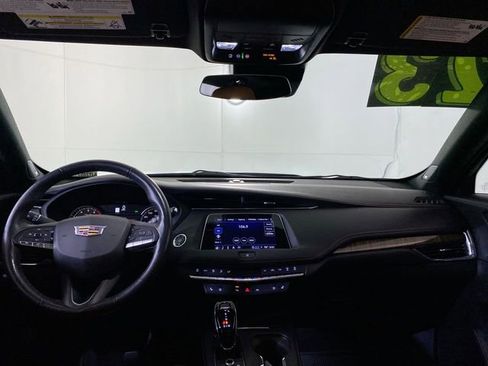 Used 2023 Cadillac XT4 Premium Luxury image 10