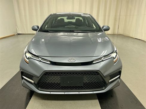 Used 2022 Toyota Corolla SE image 3
