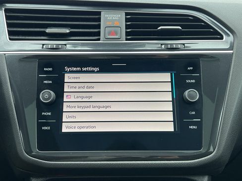 Used 2023 Volkswagen Tiguan SE R-Line image 27