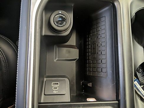 Used 2025 Ford Expedition Max Platinum image 27