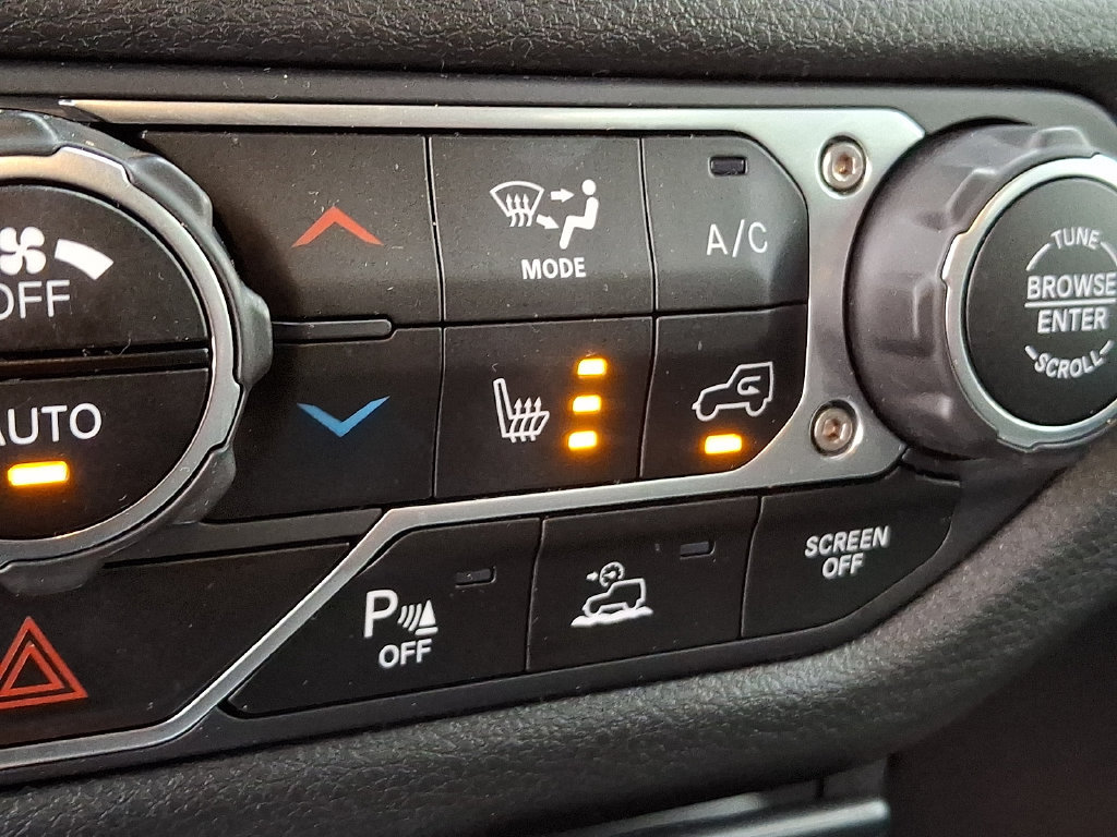 Used 2024 Jeep Wrangler Unlimited w/ Convenience Group AWD/4WD image 25