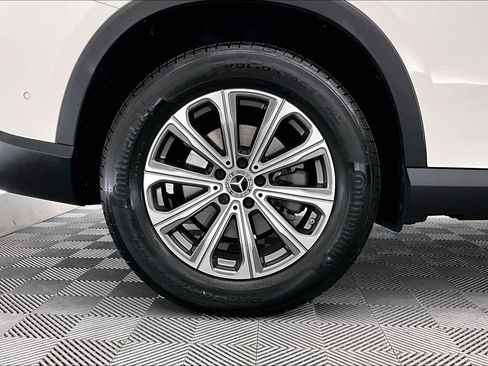 Certified 2023 Mercedes-Benz GLC 300 image 8