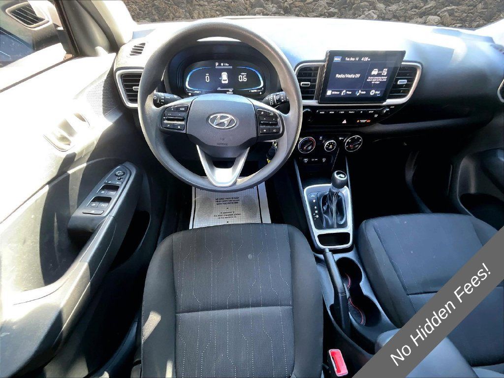 Used 2024 Hyundai Venue SE FWD image 5