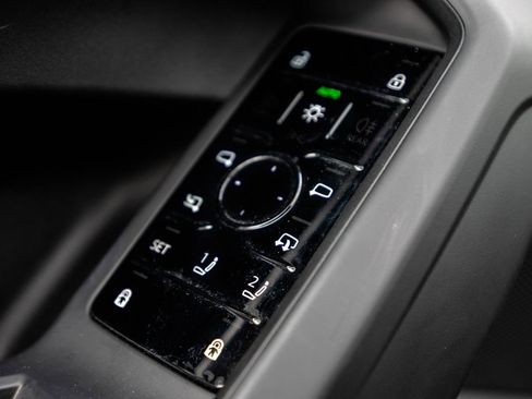 Used 2025 Audi Q5 Premium w/ Convenience Package image 19