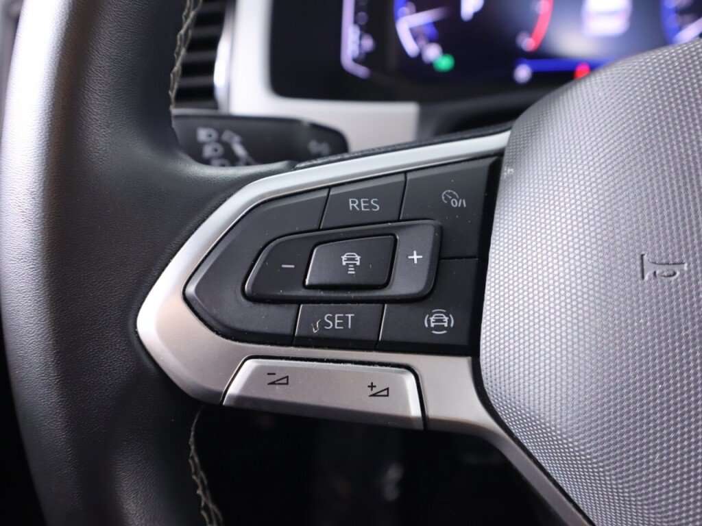 Used 2021 Volkswagen Atlas Cross Sport SEL AWD/4WD image 12