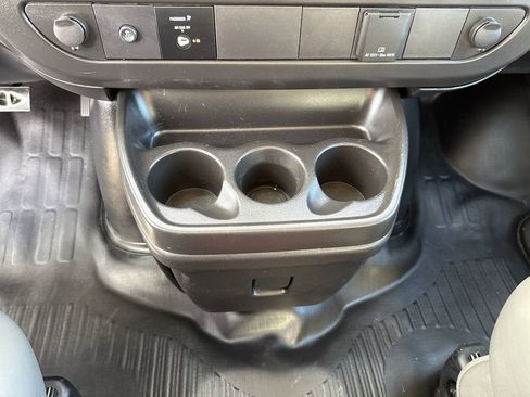 Used 2024 GMC Savana 2500 w/ Driver Convenience Package image 16