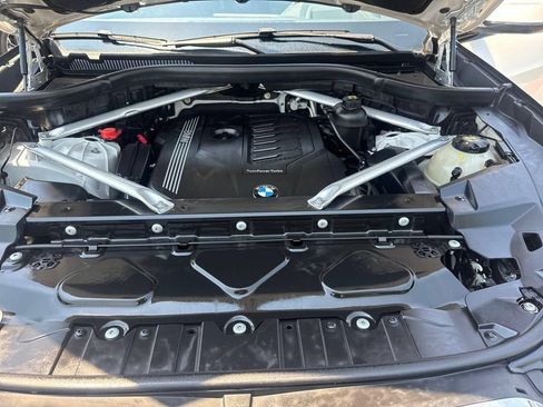 Used 2019 BMW X5 xDrive40i w/ M Sport Package AWD/4WD image 42