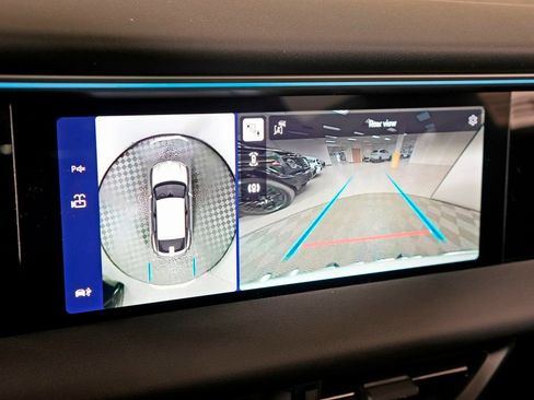 New 2026 Porsche Macan 4 Electric image 30