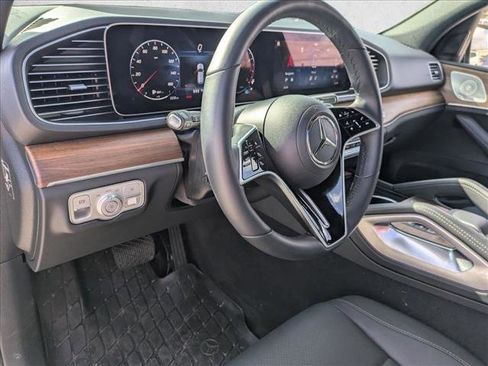 Used 2025 Mercedes-Benz GLE 350 4MATIC image 9
