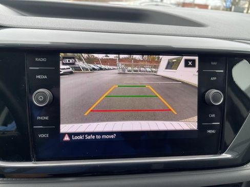 Certified 2022 Volkswagen Taos SEL w/ Panoramic Sunroof Package image 20