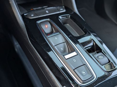 Used 2022 Chevrolet Bolt EUV Premier w/ Sun & Sound Package image 32