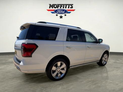 Used 2024 Ford Expedition Platinum AWD/4WD image 5
