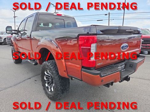 Used 2018 Ford F250 Lariat w/ Lariat Ultimate Package AWD/4WD image 4
