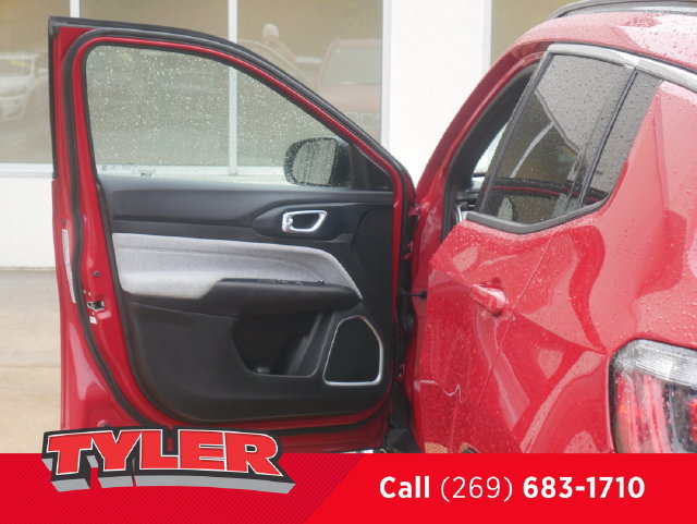 Used 2023 Jeep Compass Latitude AWD/4WD image 21