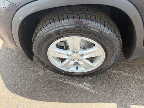 Used 2021 Chevrolet Trax LT AWD/4WD image 43