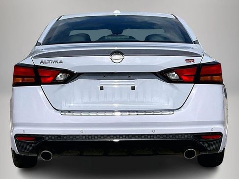 Used 2023 Nissan Altima 2.5 SR FWD image 6
