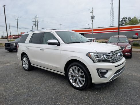 Used 2018 Ford Expedition Platinum image 3