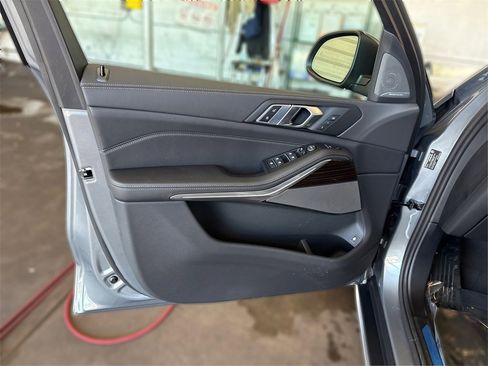 New 2026 BMW X5 xDrive50e w/ Executive Package image 26