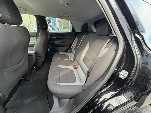 Used 2025 Chevrolet TrailBlazer LT AWD/4WD image 10