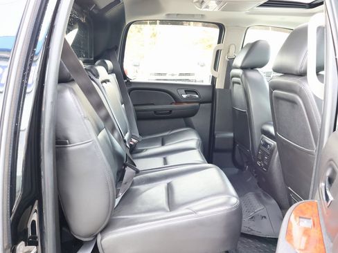 Used 2012 Chevrolet Avalanche LTZ image 35