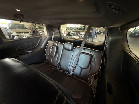 Used 2025 Chrysler Pacifica Limited FWD image 28