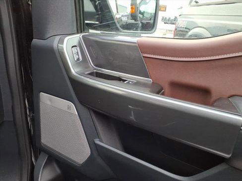 Used 2022 Ford F150 Lariat w/ Equipment Group 502A High image 17