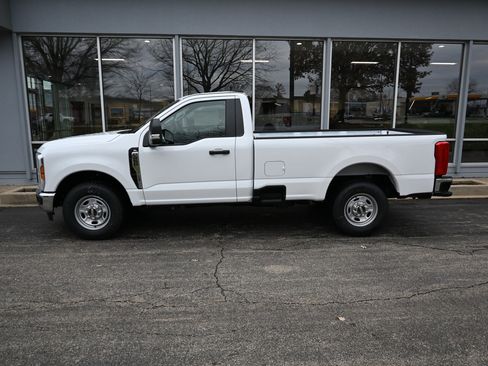 Used 2026 Ford F250 XL w/ XL Chrome Package image 2