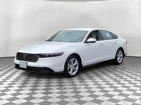 Certified 2023 Honda Accord LX image 3