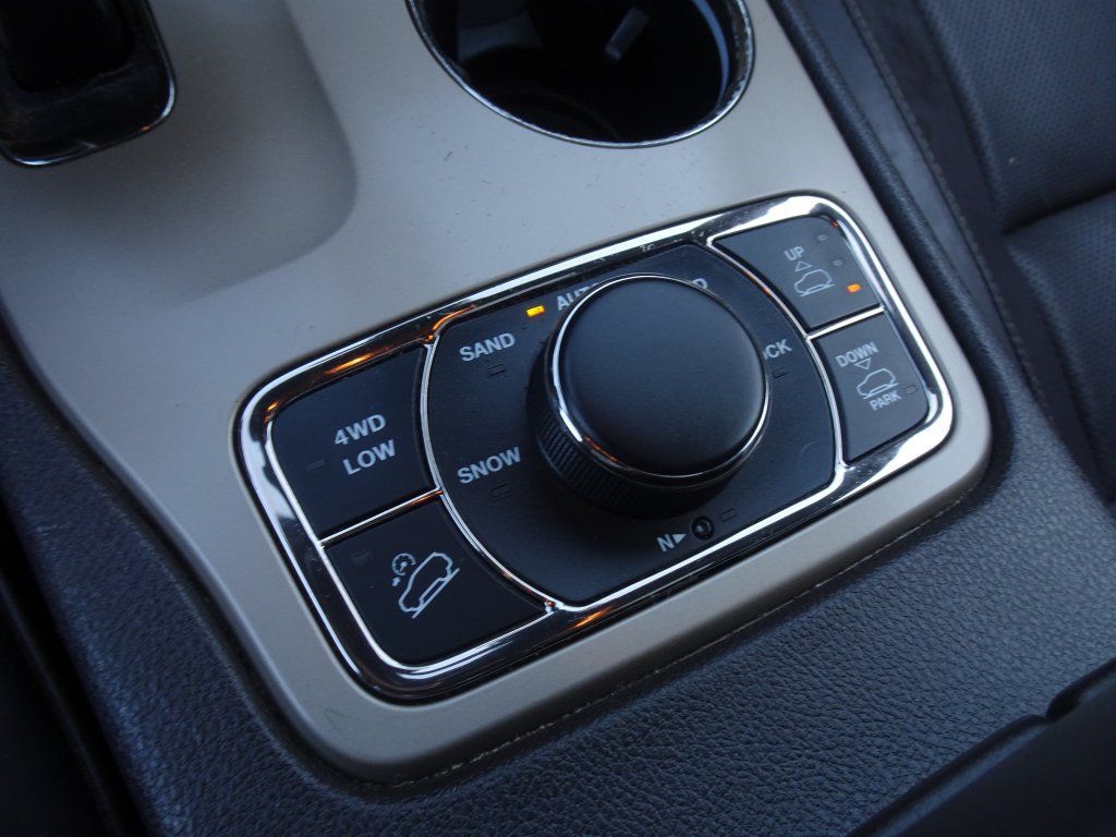Used 2014 Jeep Grand Cherokee Summit AWD/4WD image 18