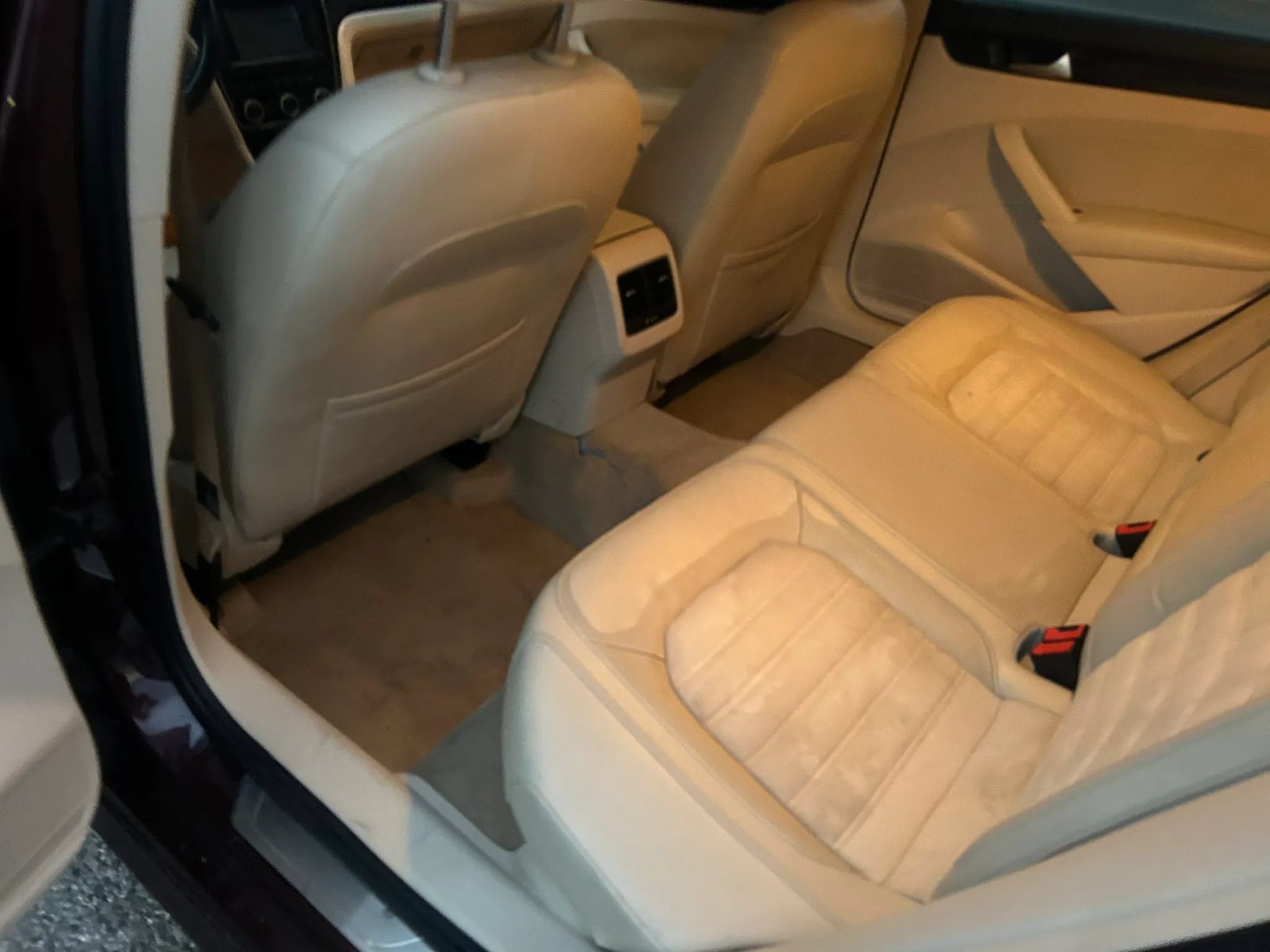 Used 2014 Volkswagen Passat TDI SEL Premium FWD image 16